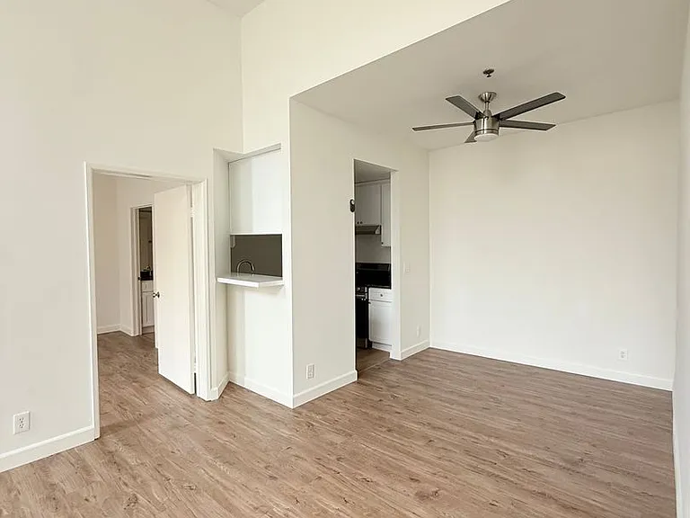 Perfectly situated 2 bedroom and 2 bathroom ! — Photo 26