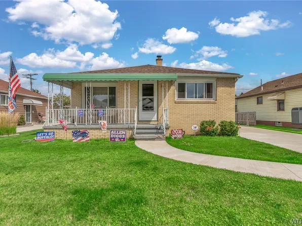 35 Nandale Dr, Cheektowaga, NY 14227