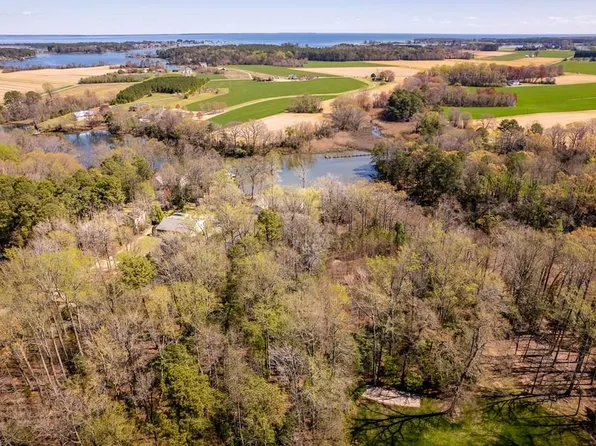 58 Holly Ct, Lottsburg, VA 22511