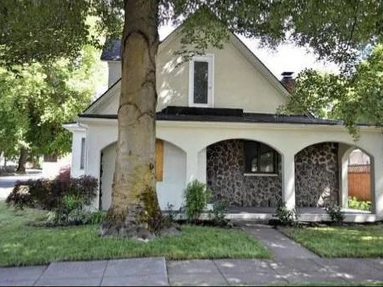 601 E Coeur D Alene Ave — Photo 3