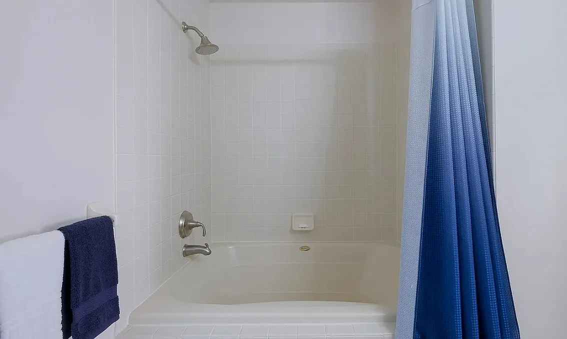 3 bed, 2.5 bath, 1737 sqft, $3,300 — Photo 3