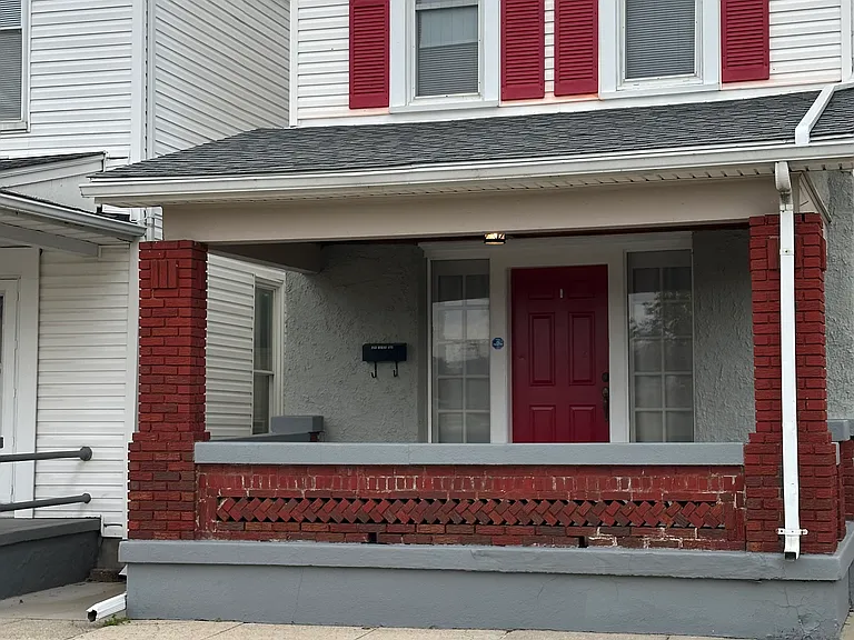 Burns Ave — Photo 1
