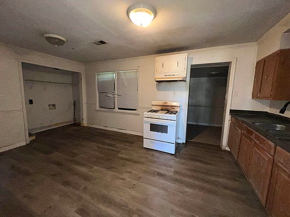 3rd image of 4594 Sea Isle Rd