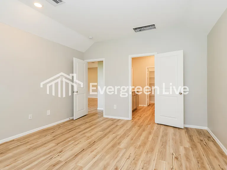 114 Southern Red Oak Ln — Photo 10