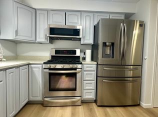 5237 N East River Rd UNIT 1F, Chicago, IL 60656