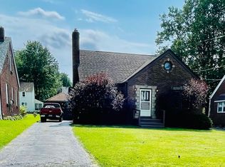 221 Wychwood Ln, Youngstown, OH