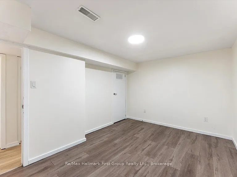 121 Ribblesdale Dr — Photo 14