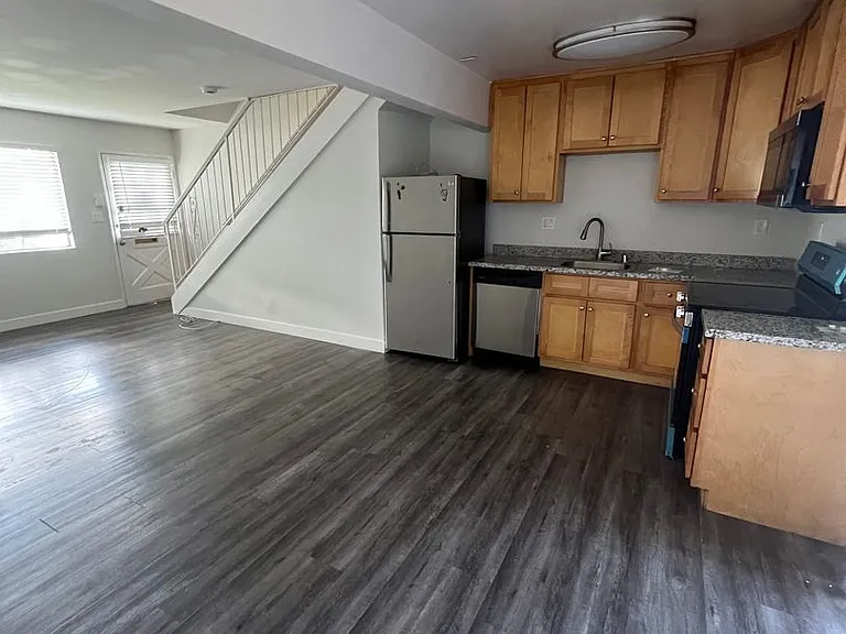2087 Sahara Way — Photo 2