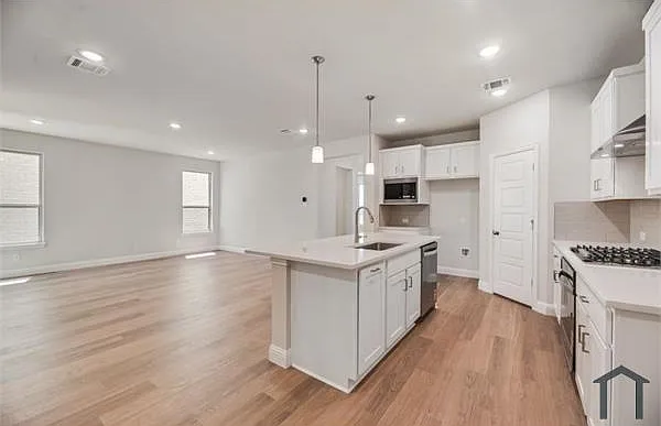 1822 Waterwalk Dr — Photo 10