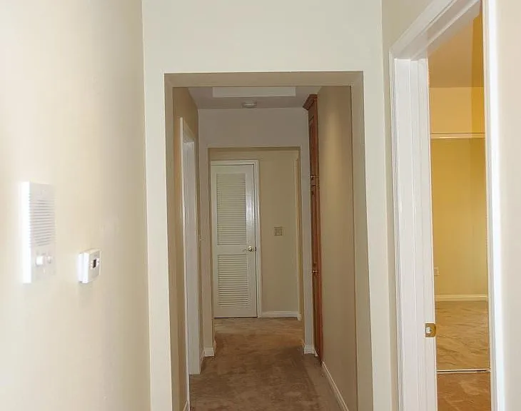 21 S Michillinda Ave — Photo 31