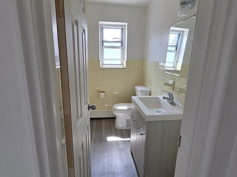 445 Broad Ave #2C — Photo 4