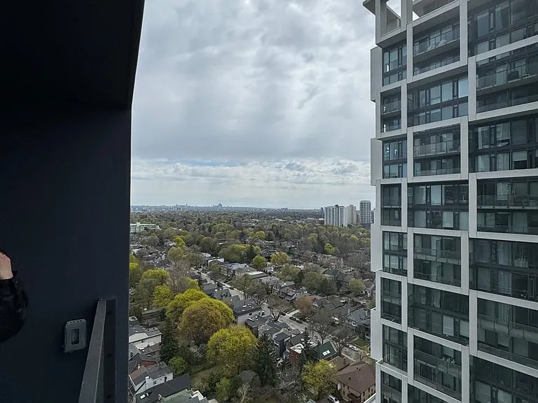 20 Soudan Ave #2204 — Photo 13