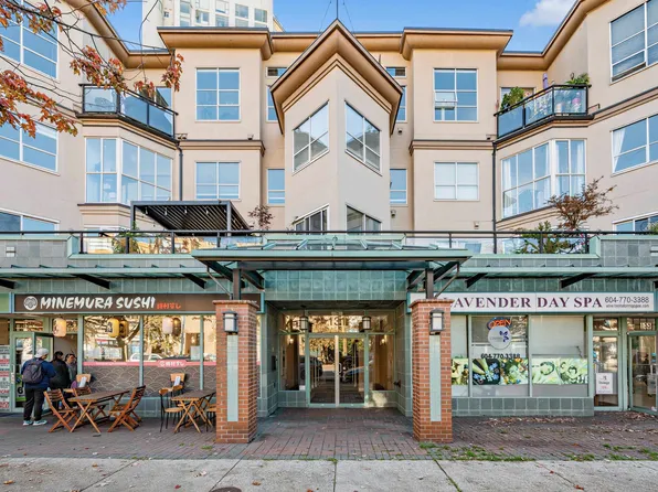 131 3rd St W #204, North Vancouver, BC V7M 1E7