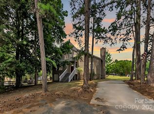 1018 Palmyra Dr, Tega Cay, SC 29708