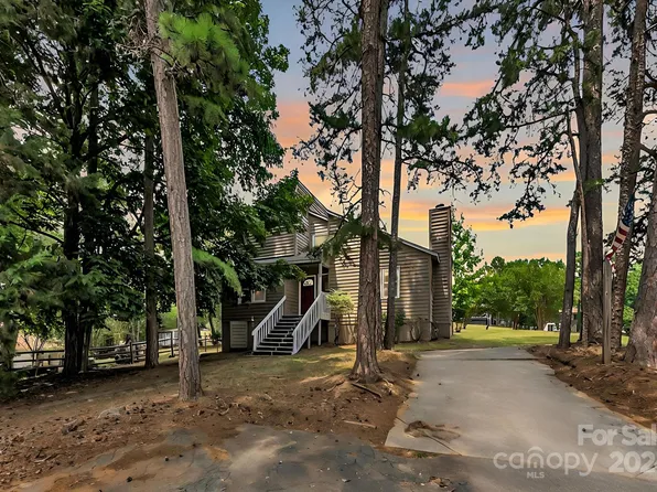 1018 Palmyra Dr, Tega Cay, SC 29708