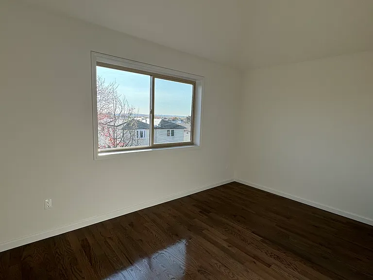 98 Monahan Ave — Photo 11
