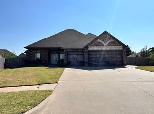626 W Pine Rose Court Way, Mustang, OK 73064