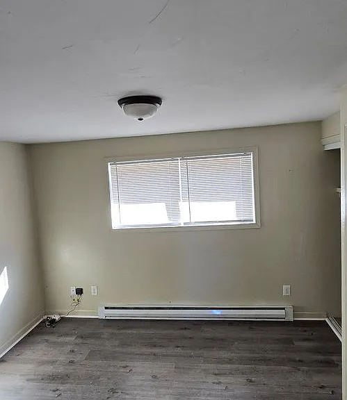 312-326 W Collins St — Photo 13
