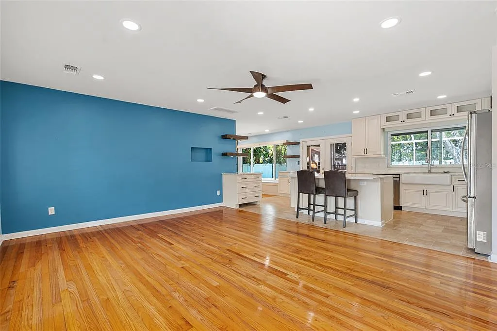 3 bed, 2.0 bath, 1478 sqft, $5,000 — Photo 3