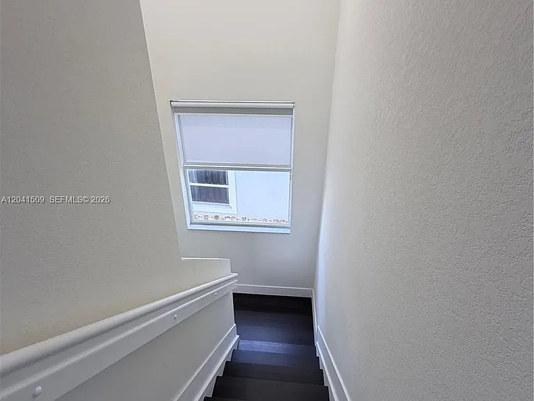 268 SE 31st Ave — Photo 18