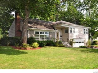 65 Lakeshore Dr, Eastchester, NY