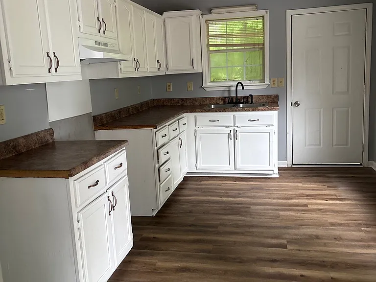 330 Main St #11 — Photo 6