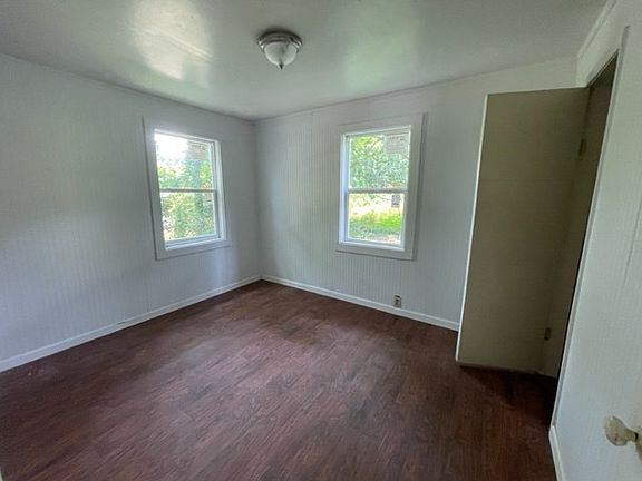 4th image of 450 Lodge St