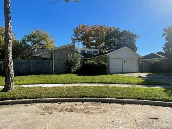 12930 Susanna Ln, Houston, TX 77072