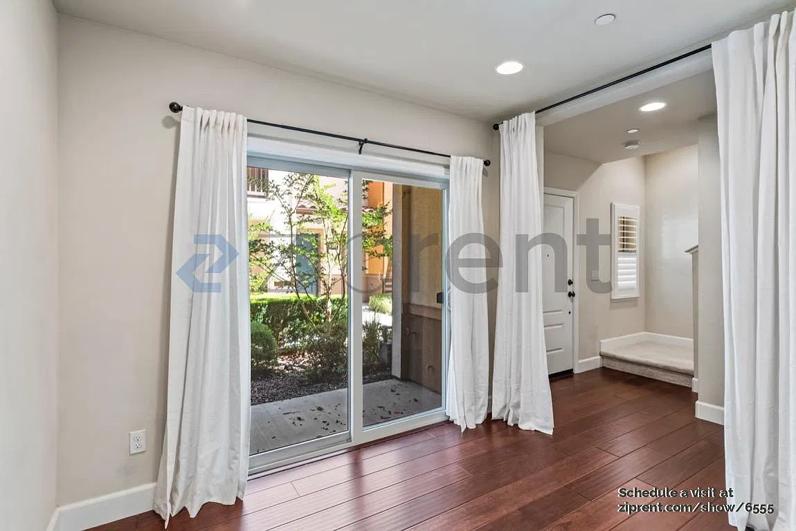 3 bed, 2.5 bath, 1568 sqft, $6,000 — Photo 3