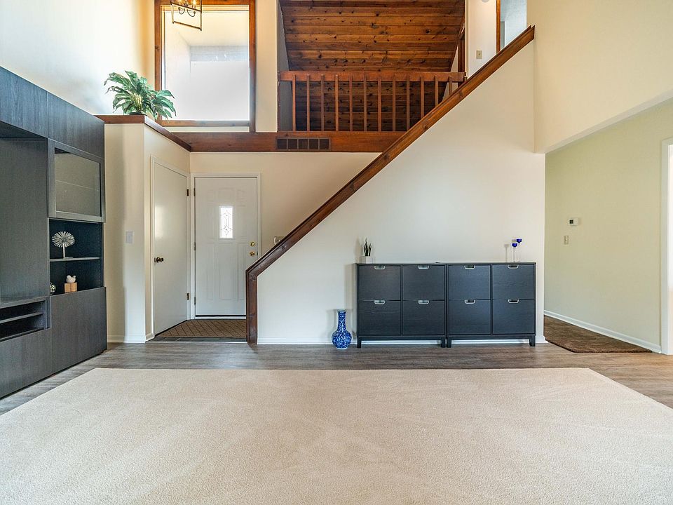Great Room with Entertainment Center