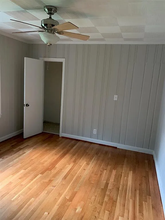 3 bed, 2.0 bath, 1327 sqft, $1,900 — Photo 3