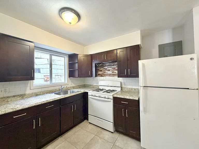 432 Beach 48th St #1 — Photo 3