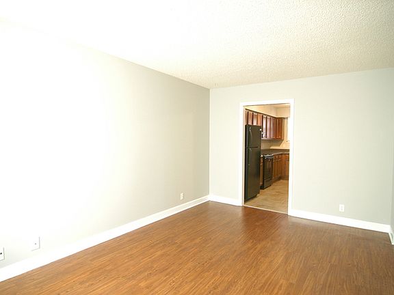 3rd image of 2329 Cooper Ter