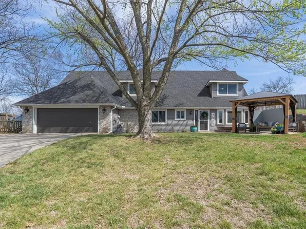 7909 Swarner St, Lenexa, KS 66219