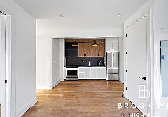 4th image of 541 Kingston Ave #3C