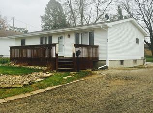 610 Maple St, Reinbeck, IA 50669