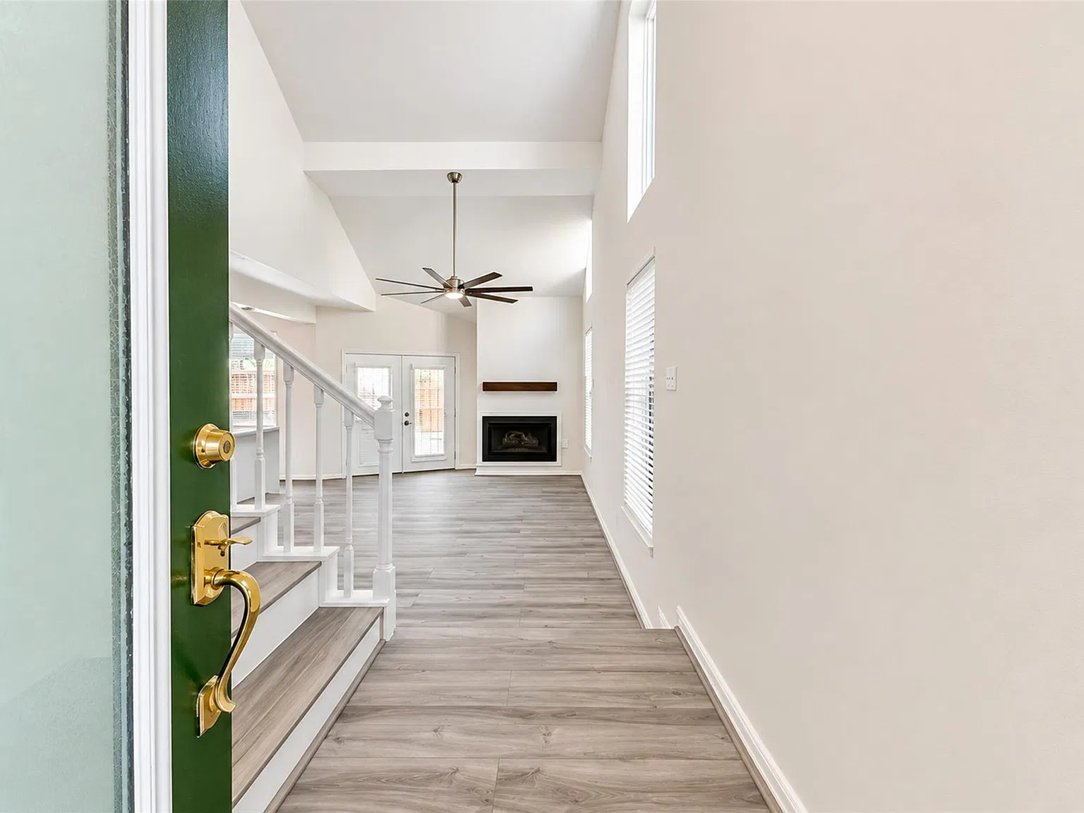2 bed, 2.5 bath, 1844 sqft, $3,200 — Photo 4