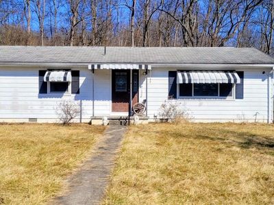 137 Firehouse Rd, Mill Hall, PA, 17751