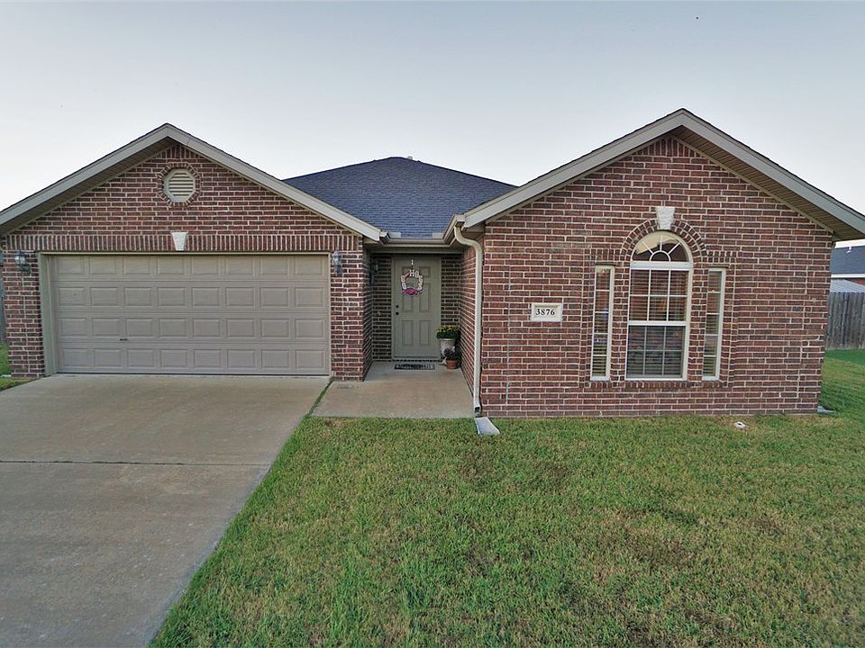 1st image of 3876 Mahogany Dr