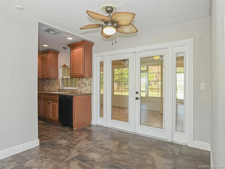 1365 SW Gastador Ave — Photo 8