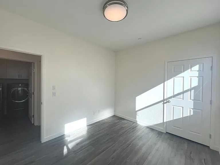 1533 Franklin Ln — Photo 54