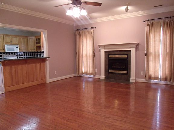 2nd image of 373 Chase Cir