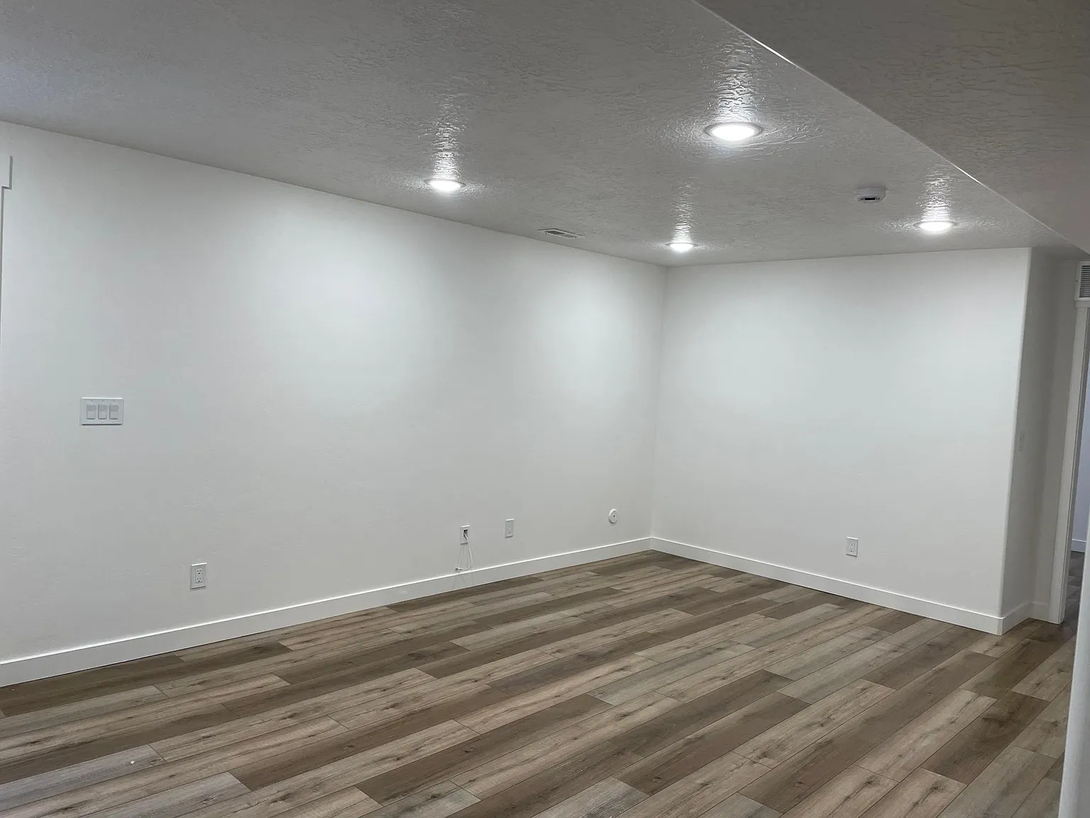 1 bed, 850 sqft, $1,300 — Photo 4