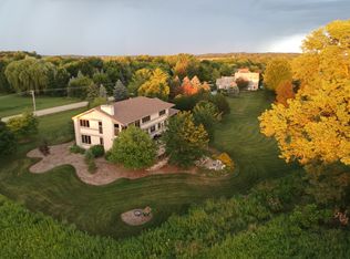 40W925 Campton Hills Rd, Elburn, IL 60119