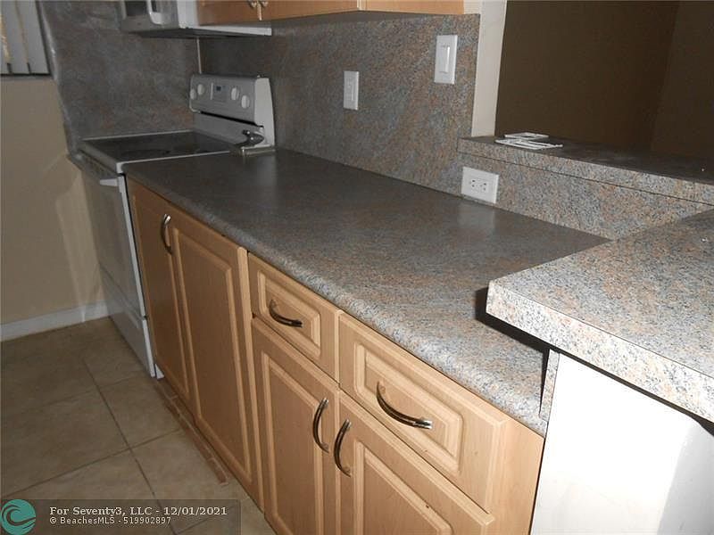 1st image of 522 Trace Cir APT 103