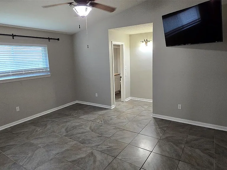 11507 Marrs Dr — Photo 17