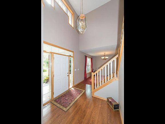 3rd image of 356 Parkland Way