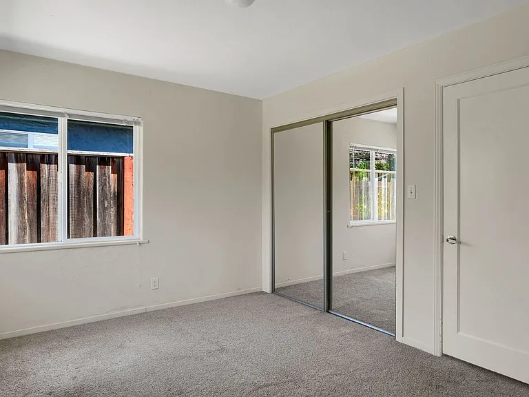 110 Paul Ave — Photo 14