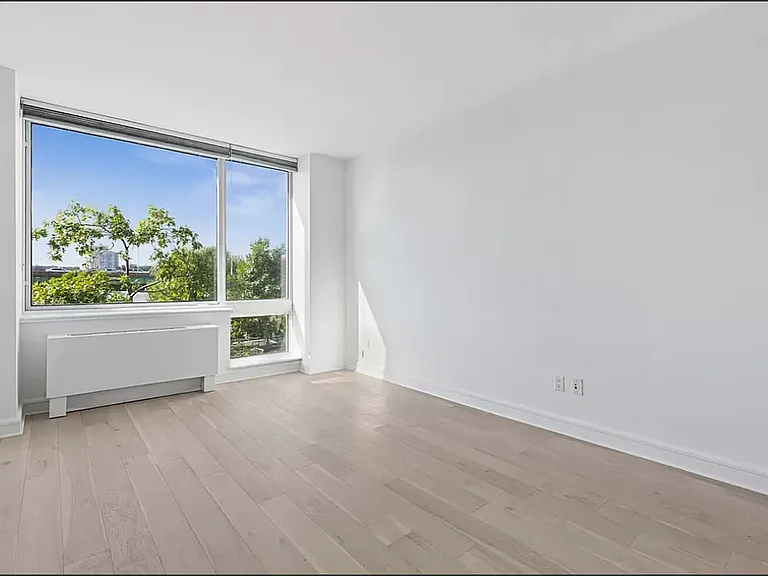 120 Riverside Blvd #3S — Photo 3