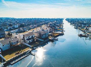150 Division Ave, Massapequa, NY 11758